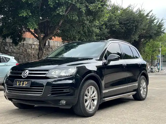 Volkswagen Touareg Touareg 2012 R-Line Luxury Model