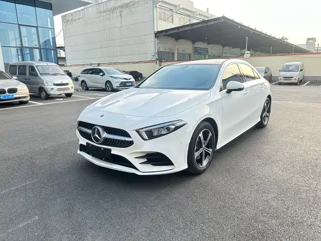 Mercedes-Benz Mercedes Benz A Class Mercedes-Benz A-Class 2022 Facelift Three A 200 L Sports Sedan Fashionable