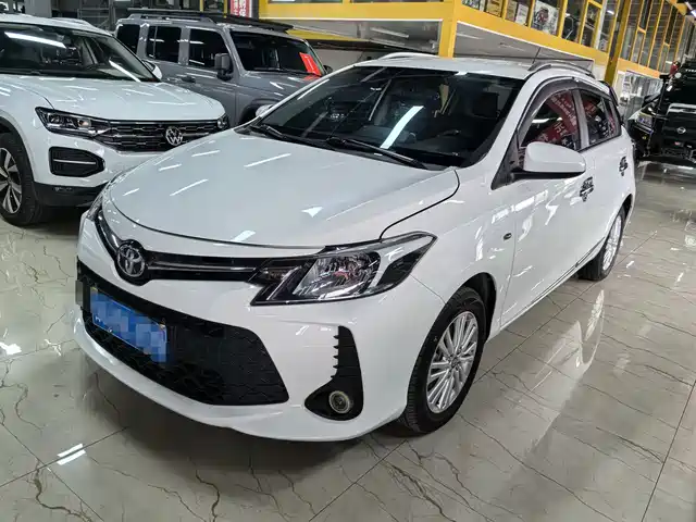 Toyota Vios Fs Vios Fs 2021 1.5l Cvt Fenchi Edition — фото