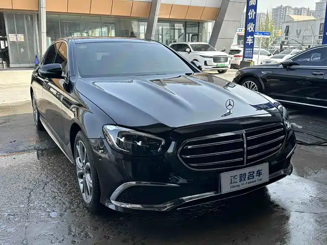 Mercedes-Benz Mercedes-Benz E-Class Mercedes-Benz E-Class 2021 E 300 L Fashion Model — фото