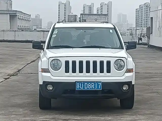 Jeep freelancer Zuike 2014 2.4l Sports Version — фото