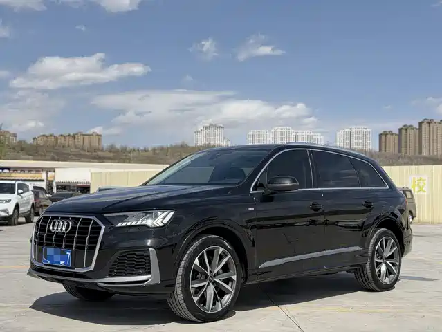 Audi Audi Q7 Audi Q7 2023 55 Tfsi Quattro S Line Sports — фото