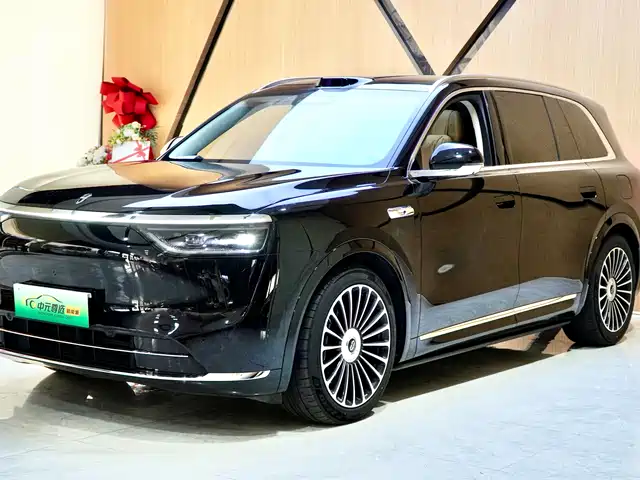 Aito Asks The World Wenjie M8 Wenjie M8 2025 Extended Range Ultra Version 53.4kwh 6-Seater Version — фото