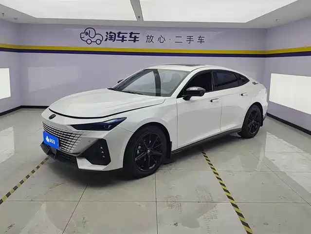 Chang'An Changan Uni-V Changan Uni-V 2023 1.5t Exclusive Model — фото