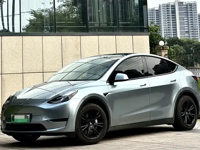 Tesla Model Y Model Y 2023 Rear-Wheel Drive Version — фото