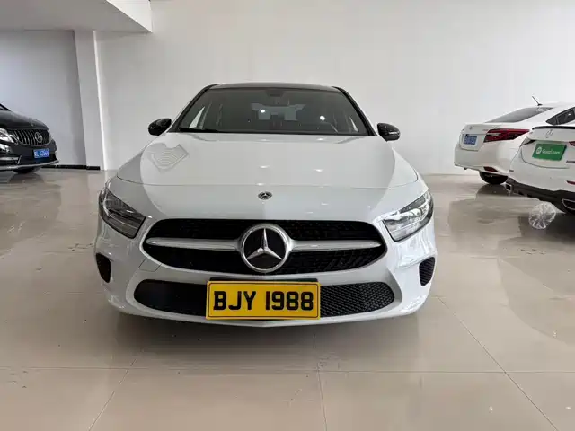 Mercedes-Benz Mercedes Benz A Class Mercedes-Benz A-Class 2020 Facelift A 180 L Sports Sedan — фото