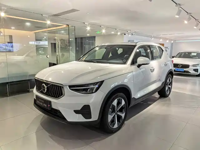 Volvo Volvo Xc40 Volvo Xc40 2025 B4 Four-Wheel Drive Zhiyuan Luxury Version — фото