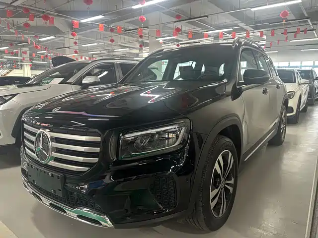 Mercedes-Benz Mercedes-Benz Glb Mercedes-Benz Glb 2024 Glb 200 Fashion Model