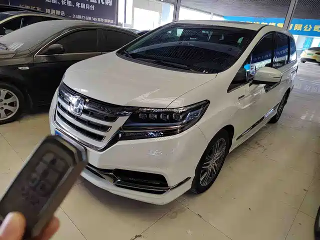 Honda Alison Alison 2019 2.0l Hybrid Deluxe Edition — фото
