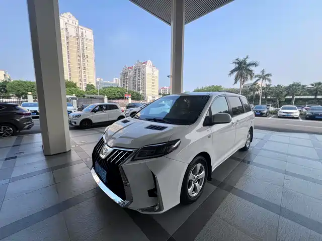 Toyota Sienna Sienna 2015 3.5l 2wd L — фото