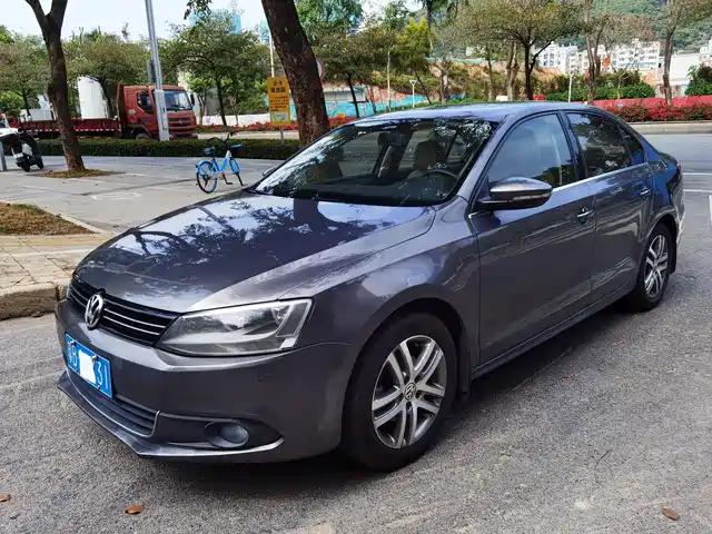 Volkswagen Sagitar Sagitar 2012 1.6l Automatic Fashion Model — фото