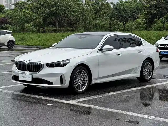 Bmw Bmw 5 Series Bmw 5 Series 2025 525li Luxury Package — фото