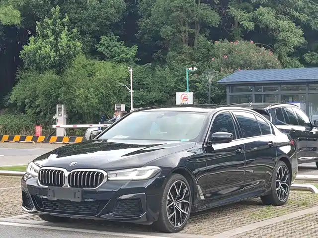Bmw Bmw 5 Series Bmw 5 Series 2022 530li Exclusive M Sports Package — фото