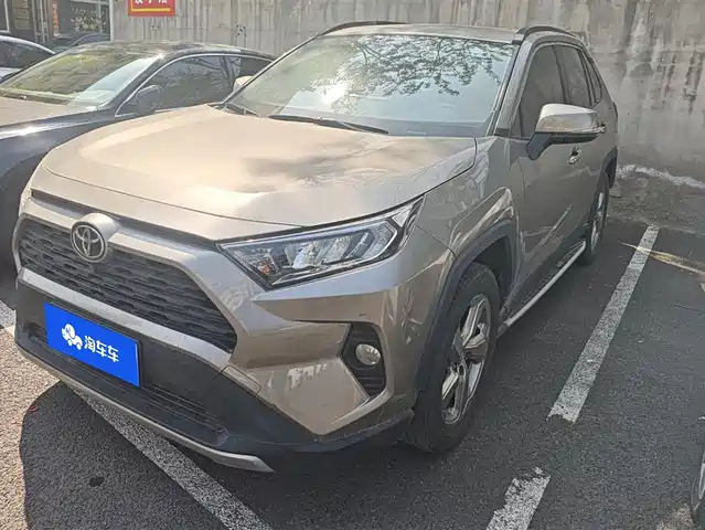 Toyota Rav4 Rongfang Rav4 Rongfang 2021 2.0l Cvt Two-Wheel Drive Fashion Version — фото