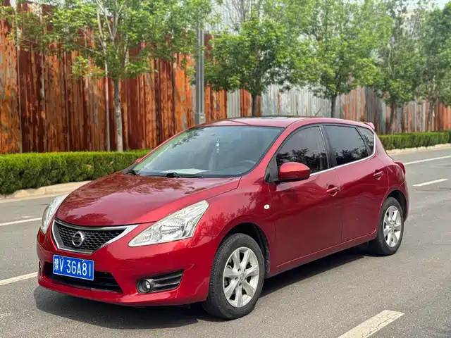 Nissan Tiida Tiida 2014 1.6l Cvt Cool Version — фото