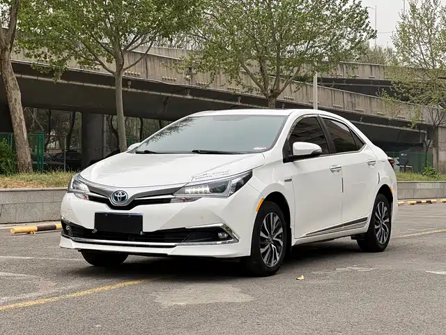 Toyota Corolla Corolla 2018 Dual Engine 1.8l E-Cvt Smart Edition — фото