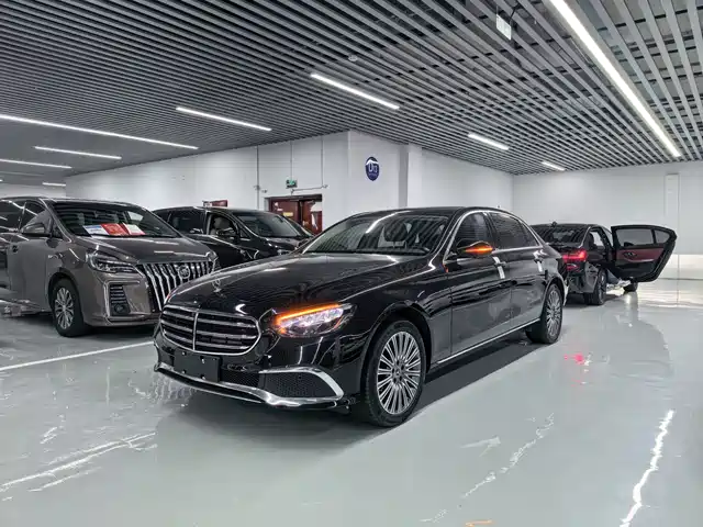 Mercedes-Benz Mercedes-Benz E-Class Mercedes-Benz E-Class 2021 E 300 L Fashion Model — фото