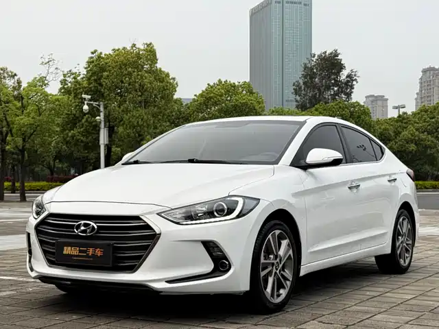Hyundai Lead The Way Lingdong 2018 1.6l Automatic 15th Anniversary Special Edition — фото