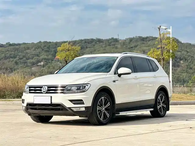 Volkswagen Tiguan L Tiguan L 2020 330tsi Automatic Two-Wheel Drive Panoramic Comfort Version National Vi — фото