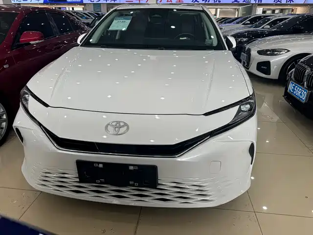 Toyota Camry Camry 2024 Shuangqing 2.0hgvp Deluxe Edition — фото