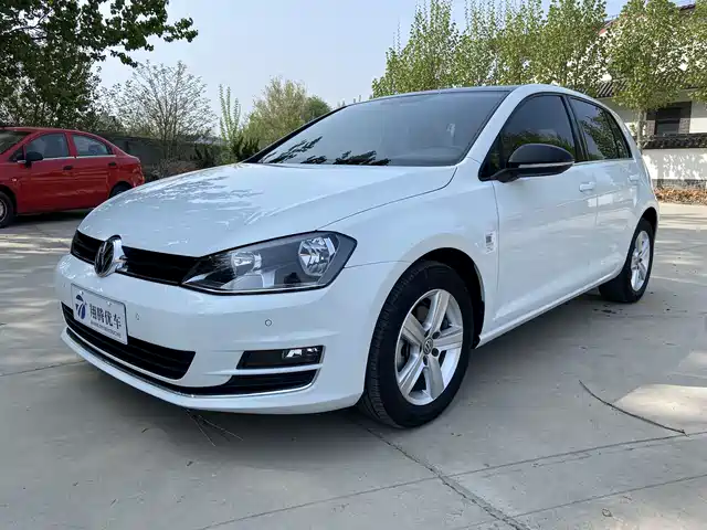 Volkswagen Golf Golf 2017 1.6l Automatic Comfort Million-Unit Commemorative Edition — фото