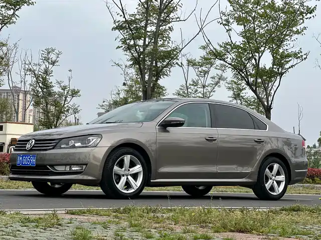 Volkswagen Passat Passat 2013 1.8tsi Dsg Royal Edition — фото