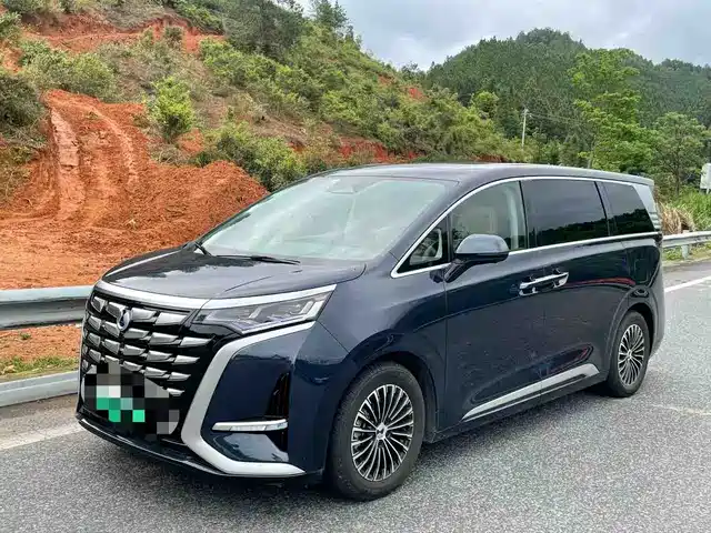 Gain Momentum Denza D9 Denza D9 2022 Dm-I 970 Four-Wheel Drive Premium Model — фото