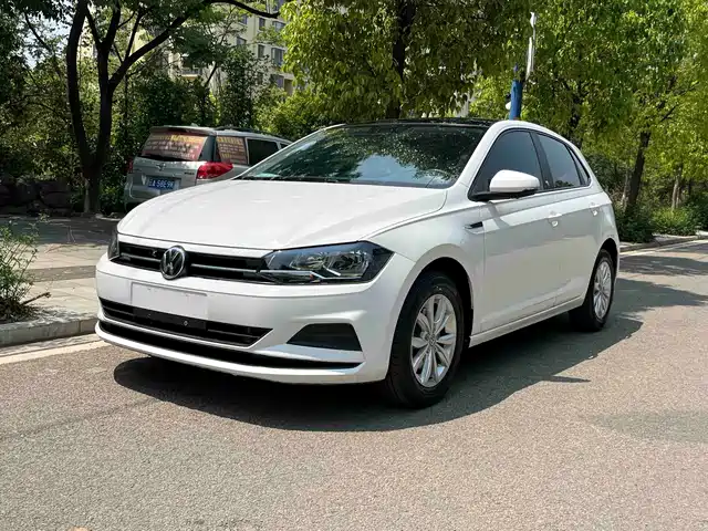 Volkswagen Polo Polo 2019 Plus 1.5l Automatic Colorful Technology Edition — фото
