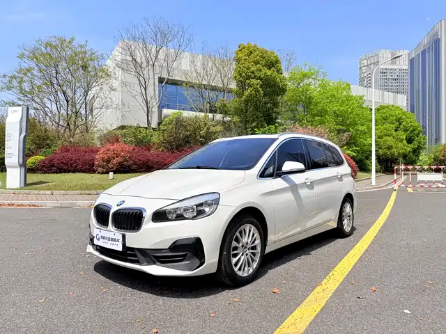 Bmw Bmw 2 Series Multifunctional Station Wagon Bmw 2 Series Multipurpose Station Wagon 2018 220i Leading Model — фото