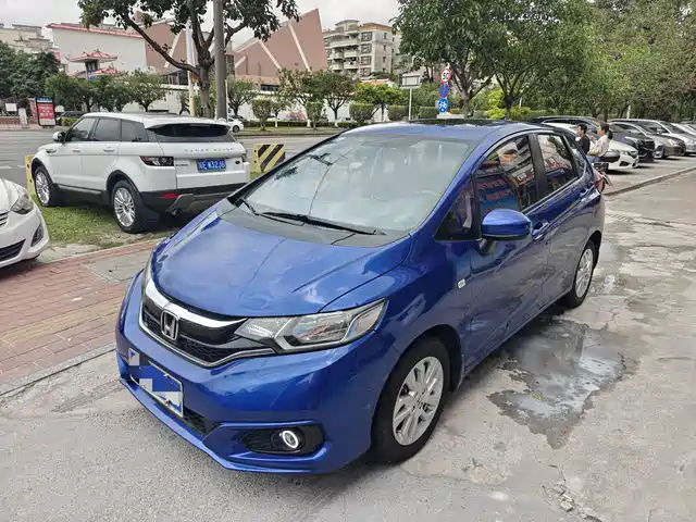 Honda Fit Fit 2018 1.5l Cvt Comfort Sunroof Edition — фото