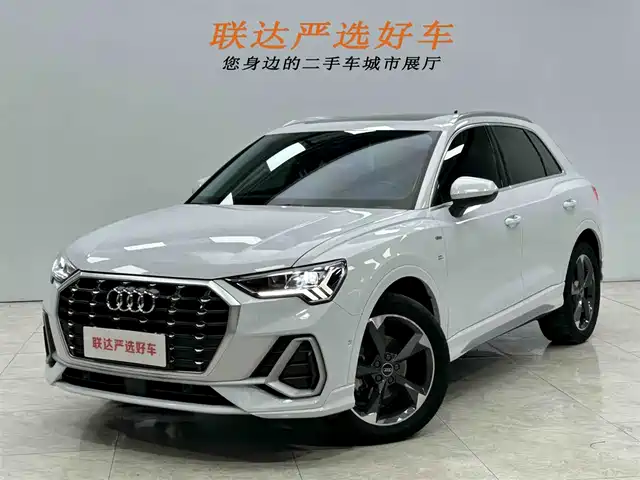 Audi Audi Q3 Audi Q3 2022 35 Tfsi Fashionable And Dynamic — фото