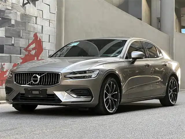 Volvo Volvo S60 Volvo S60 2022 B4 Zhiyi Luxury Edition — фото