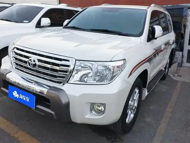 Toyota Land Cruiser (Imported) Land Cruiser Imported 2015 4.0l V6 Middle East Low-End Version