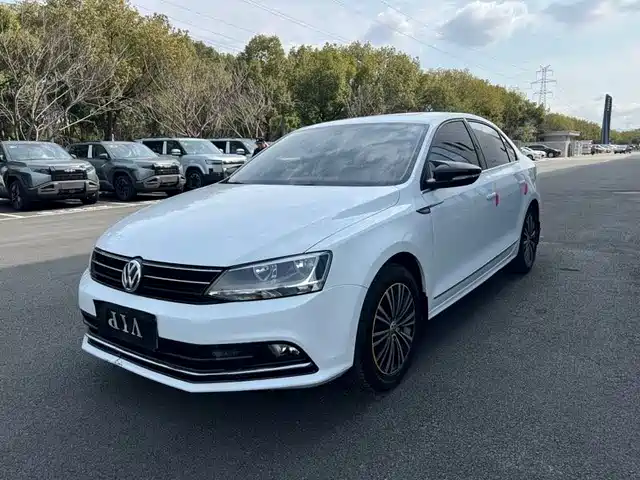 Volkswagen Sagitar Sagitar 2018 1.6l Automatic Comfort Model — фото