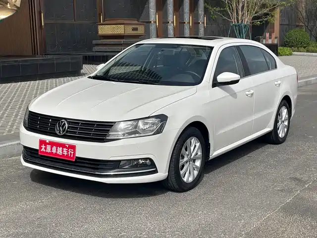 Volkswagen Lavida Lavida 2017 1.6l Automatic Comfort Version — фото