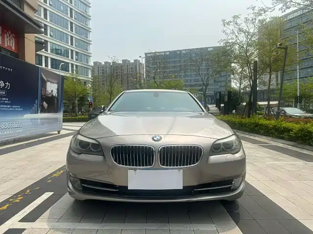 Bmw Bmw 5 Series Bmw 5 Series 2012 523li Luxury Model — фото