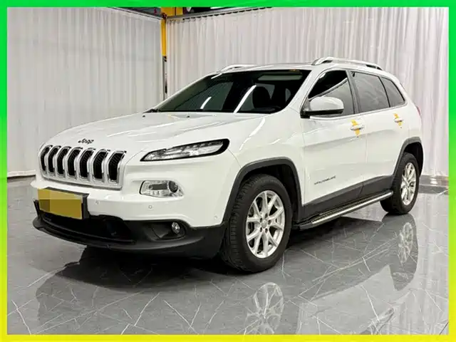 Jeep Free Light Liberty Light 2016 2.4l Leading Edition — фото