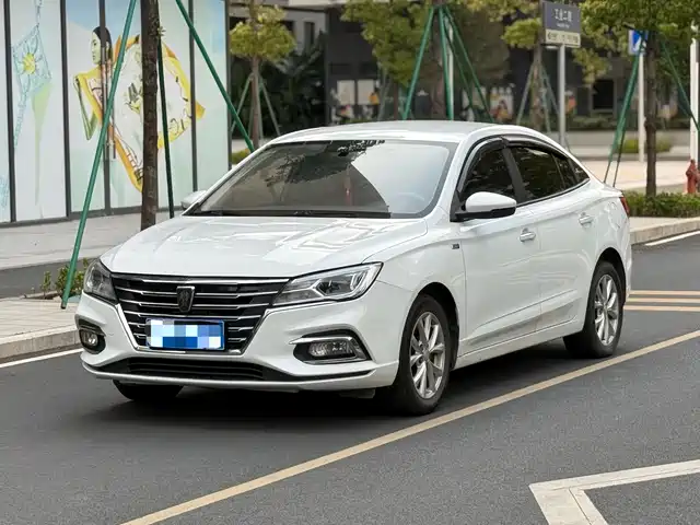 Roewe Roewe I5 Roewe I5 2019 1.5l Manual 4g Internet Langue Edition — фото