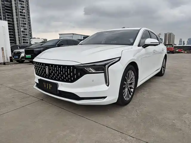 Galloping Pentium B70 Pentium B70 2023 Third Generation 1.5t Automatic Enjoyment Type 70th Anniversary Commemorative Edition — фото