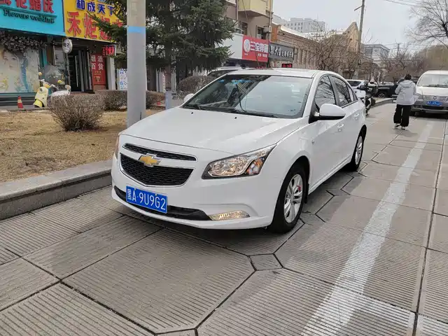 Chevrolet Cruze Cruze 2015 1.5l Classic Se At — фото
