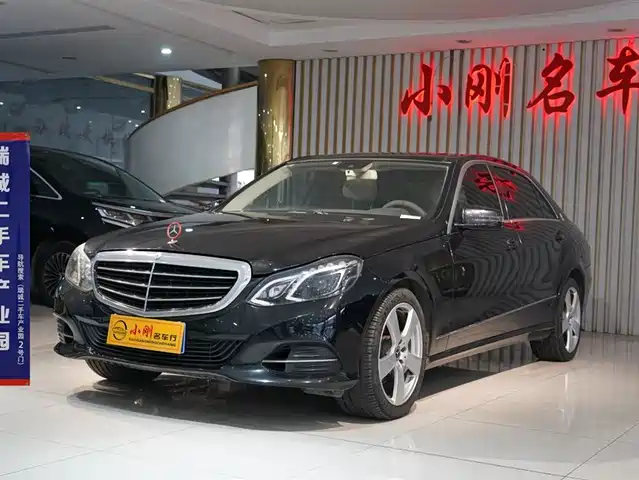Mercedes-Benz Mercedes-Benz E-Class Mercedes-Benz E-Class 2013 E 260 L Cgi Fashion Model — фото