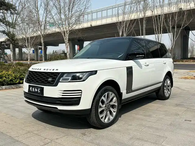 Land Rover Range Rover Range Rover 2021 3.0 L6 Legend Extended Classic Edition — фото