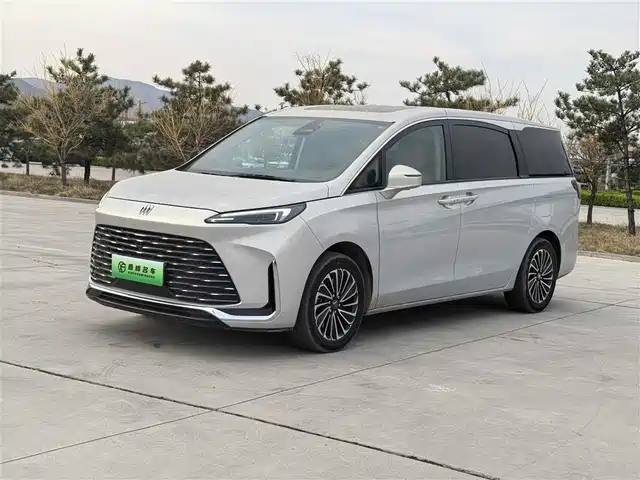 Buick Buick Gl8 New Energy Buick Gl8 New Energy 2025 Lu Shang Exclusive Edition 7 Seats