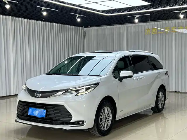 Toyota Sienna Sienna 2021 2.5l Hybrid Comfort Edition — фото
