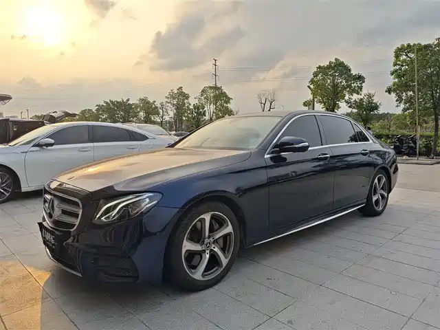 Mercedes-Benz Mercedes-Benz E-Class Mercedes-Benz E-Class 2018 Facelift E 300 L Sporty And Stylish — фото