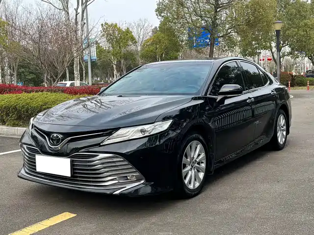 Toyota Camry Camry 2018 2.0g Deluxe Edition — фото