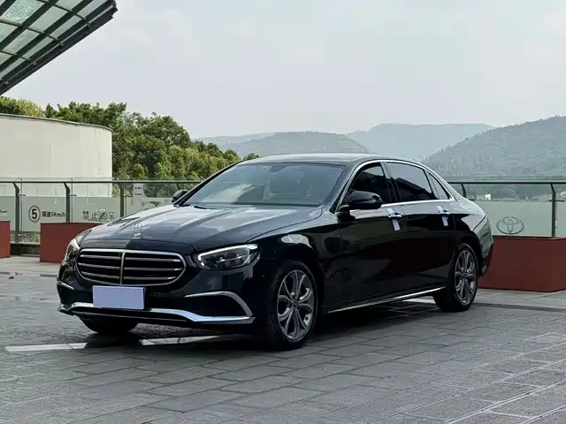 Mercedes-Benz Mercedes-Benz E-Class Mercedes-Benz E-Class 2021 E 300 L Sporty And Fashionable — фото