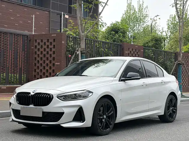 Bmw Bmw 1 Series Bmw 1 Series 2023 125i M Sports Night Edition — фото