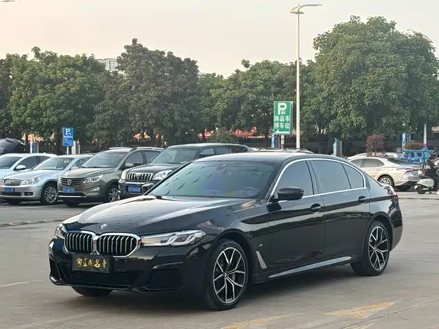 Bmw Bmw 5 Series Bmw 5 Series 2022 Facelift Three 530li Exclusive M Sports Package — фото