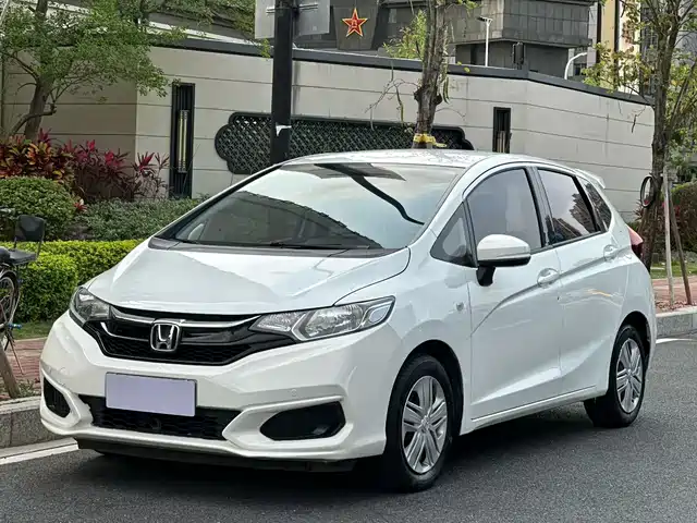 Honda Fit Fit 2018 1.5l Cvt Comfort Edition — фото